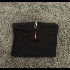 Black tupe top with zipper